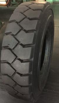 China All Season Industrial Forklift Tires 7.50-15 8.25-15 , Bias Ply Off Road Mud Tyres for sale