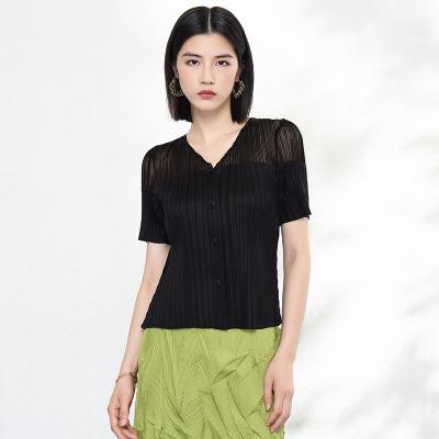 China Anti-pilling spring and summer 2021 new polyesterV collared casual shirts pleats shirts for women for sale