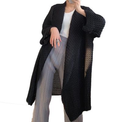 China Anti-wrinkle pleat temperament cardigan jacket 2021 solid color European and American style design shawl three-dimensional gap coat long for sale