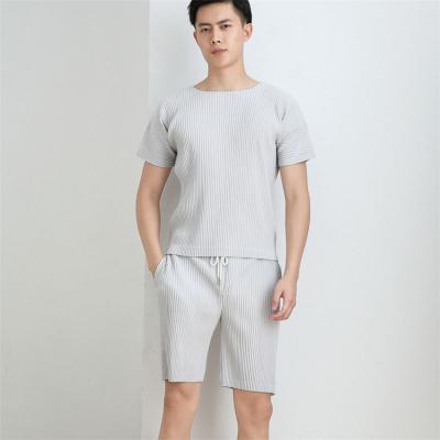 China Fashion O-Neck Solid Color Modern Design Anti-Wrinkle Shorts Slim Sleeve T-Shirts Casual Men Pleated Pleated T-shirt for sale