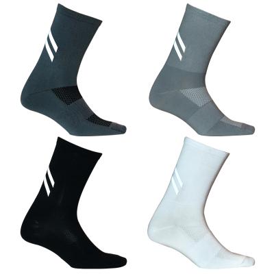 China New Breathable Customized Thoughtful Cycling Sports Boots Fitness Running Moisture Wicking Sports Cycling Socks for sale