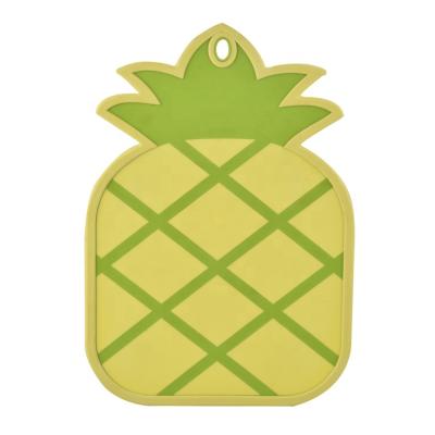 China Sustainable Custom Slim Shape Household Plastic Pineapple Kitchen Cutting Cutting Board for sale