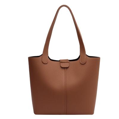 China Fashion women high-end high-volume tote bag Inner bag single shoulder out handbag fashion bucket bag for sale