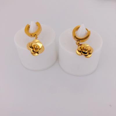 China Simplicity High Quality Durable Using Various Big 18K Gold Acrylic Flower Earring for sale