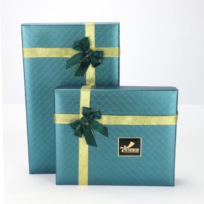 China Custom Recycled Gift Box Materials Skin Care Set Luxury Product Packaging Paper Cardboard Box With Insert for sale