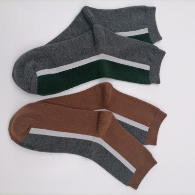 China QUICK DRY Nylon Striped Socks Factory Logo Mens Socks Custom Cotton for sale