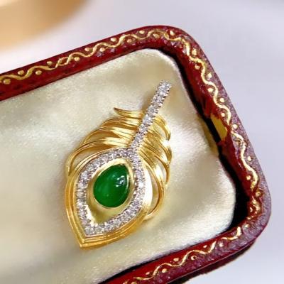 China Hot Sale Vintage Wings Necklace With 18k Pure Green Gold Diamond Pendant Necklace For Women Birthday Gift for sale