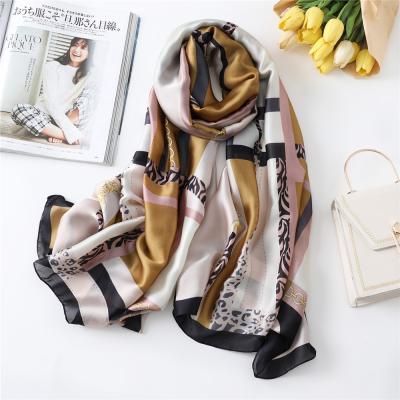 China New Fashion Scarf Women's Silk Printed Quilting Scarf Decorative Shawl Elegant Warm Thicker Sunscreen Silk for sale