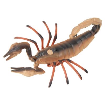 China Remote Control Plastic Realistic Crawling Electric Trick Toy Scorpion Prank Insect Joke Toy With Mist Sterilize Function for sale