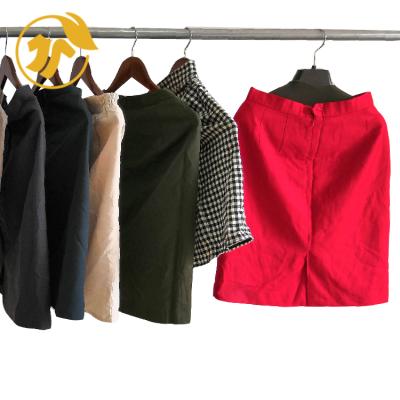 China Casual Wear Women Office Skirt Used Clothes Women Working Second Hand Clothing Balls Above Knee Working Clothes for sale