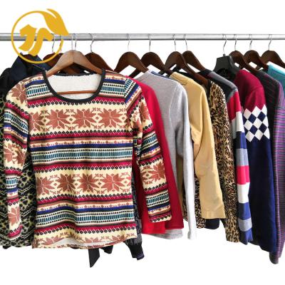 China Second Hand Clothing Used Colthing second hand clothes has the best quality men's and ladies warm top. for sale