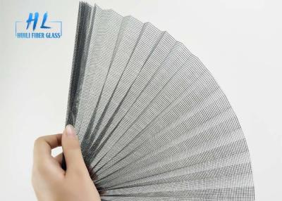 Chine L'écran escamotable de plissé de polyester, le poids 80g/M2 a plissé l'écran de mouche à vendre