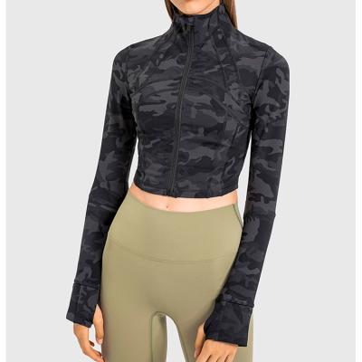 China YUCHI Breathable 2021 Autumn Collection Women Cropped Zipper Long Sleeve Camouflage Yoga Jacket for sale