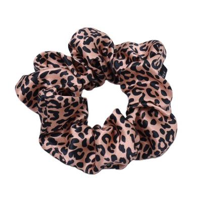 China Girl Hair Decoration Custom 100% Silk Hair Scrunchie Stain Soft Scrunchie Wrap For Women for sale