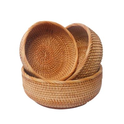 China Stocked Wholesale 100% Eco-friendly Handmade Rattan Basket Eco-Friendly Outdoor Rattan Picnic Food Basket Kitchen Storage Bread Fruit Basket for sale