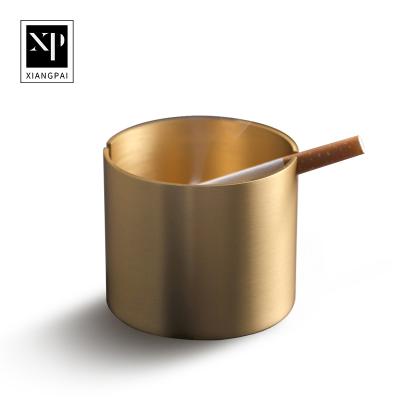 China Custom Made Eco-Friendly Brass Portable Standing Small Round Gold Metal Luxury Car Cigar Ashtray for sale