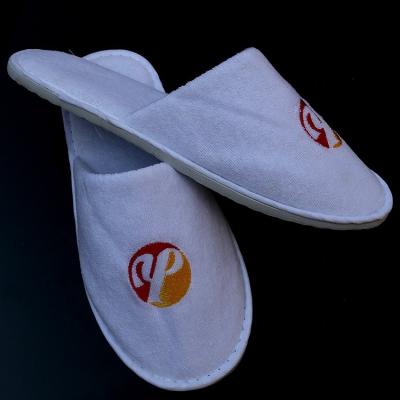 China Cheap Wholesale Disposable Disposable Hotel Spa Airline Hospital Travel Toe Slipper Velvet Hotel Closed Slippers for sale