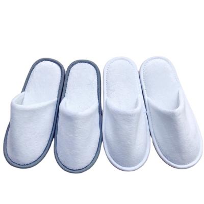 China Cheap classic white velvet hotel spa airline hospital travel hotel slippers with cheap price and anti-skid dotted unique cheap hotel slippers for sale