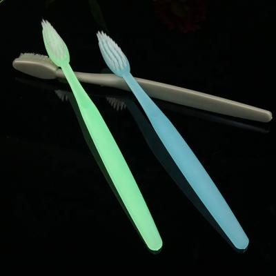 China Hotel Spa Airline Hospital Travel Cheap Dental Kit Disposable Toothbrush with Plastic Toothpaste Toothbrush for sale