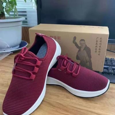 China Cheap Stylish Rubber Unique EVA Bulk Sale Trainers Shoes Durable Men Sport Shoes OEM for sale