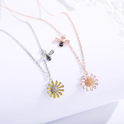 China High Quality Flower Platinum 925 Necklace Chain Jewelry Sunflower Bee Daisy Daisy Charm Necklace Pendant Scarf High Quality Pretty for sale