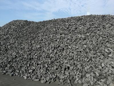 China Metallurgischer Koks-hohes Kohlenstoff-Blockformatmaterial 30-80mm der Asche12% zu verkaufen