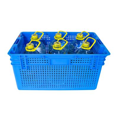 China Foldable PP Plastic Stackable Nestable Dislocation Basket for Fresh Food Distribution for sale