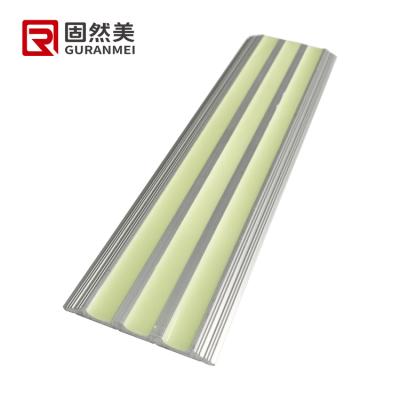 China Aluminum Anti-Slip Photoluminescent Stair Stair Edge Protection Nosings In The Dark for sale