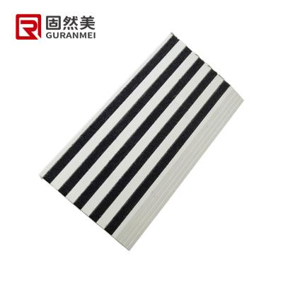 China Stair Edge Protection Made In China Factory Directly Sell Aluminum Black Carborundum Stair Treads In Public Buildings for sale