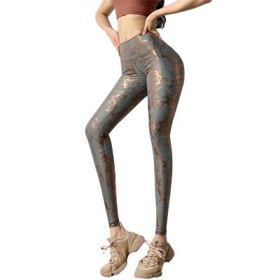 China 2020 New Women Breathable Tummy Control Yoga Pants Digital Printed 3D Waist Yoga Cuffs Spandex Top / Nylon Leopard Pattern For Adults for sale