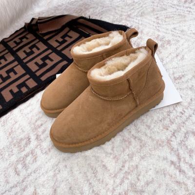 China Fashion Trend Fashion Trend Uggh Winter Boots Flat Suede Upper Fur Inside Boots For Women Factory Outlet for sale