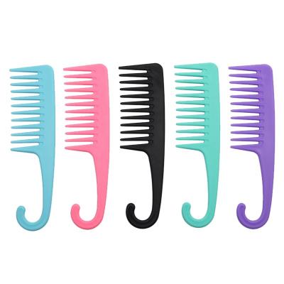 China For Long Hair Big Tooth Use Bending Handle Hook Color Curly Hair Comb Hairdressing Salon Tools Straight Curly Hair Salon Tools Women Plastic Comb Wholesale for sale