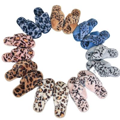 China Wholesale Home Furry Indoor Fashion Trend Leopard Fur Flat Crossed Home Slipper For Women for sale