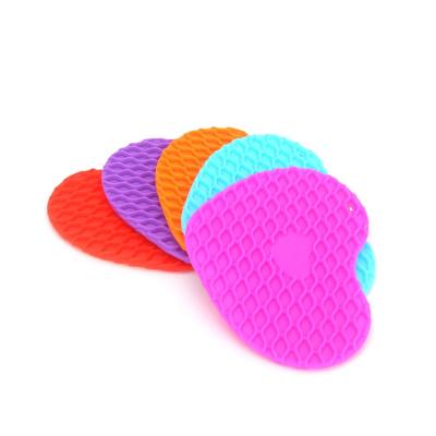 China Viable Silicone Heart Shaped Dish Drying Mat Table Mat Kitchen Gadgets for sale