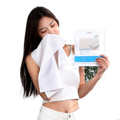 China Customized Sustainable Packaging Business Soft Comfortable Travel Use Disposable Towel High Quality Disposable Bathing Towel for sale