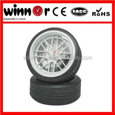 China 4inch Car Quartz Alarm Clock Tire Tire Desk Tired Clock 10*10*8.6cm for sale