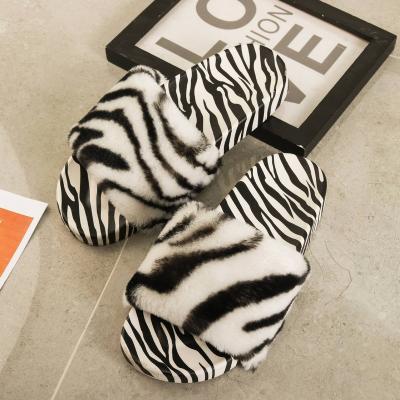 China Winter Slip-resistant Hairy Open Toe Slides Faux Fur Leopard Home Slippers for sale