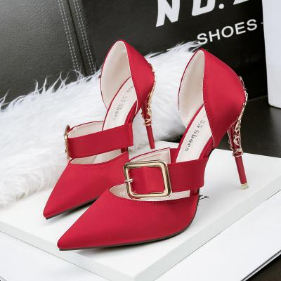 China High Waist Fashion New Arrival Spike Toe Heels Ladies Shoes And Party Sandals Metal Buckled Kitten Heeled Sexy Sandals for sale