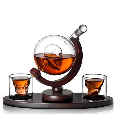 China Europe Creative Home Bar Skull Whiskey Decanter Set Crystal Liquor Carafe Globe Wine Decanter for sale