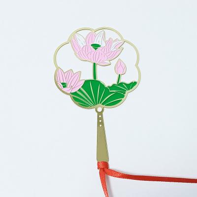 China Factory Direct Selling Luxury Professional Custom Carved Luxury Gold Metal Lotus Shaped Bookmark for sale