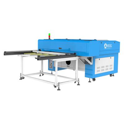 China Reliable Quality Panel 1310 600w Photo Frame CNC Automated CO2 Laser Loading Wood Cutting Machine for sale