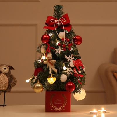 China Lightweight Ceramic Christmas tree navidad&2021 decoracion DIY mini table top decorative Christmas tree for sale