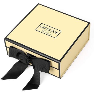 China Recycled Materials Wholesale Custom Luxury Foldable Packaging Box Magnetic Ribbon Closure Gift Box With Lids for sale