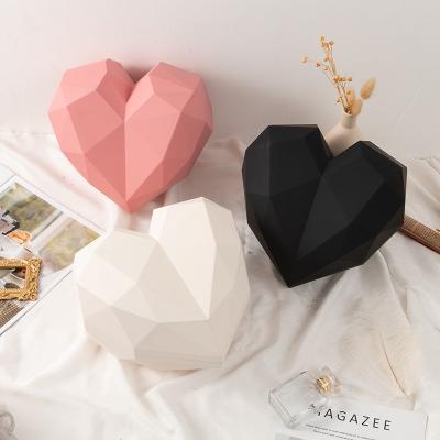 China Recycled Materials Custom Creative Polygon Heart Shaped Gift Box Valentines Wedding Bridesmaid Gift Box for sale