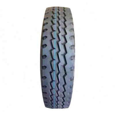 China Wear-resisting and Good Chinese R20 Truck Like A Wholesale Price Natural Rubber Truck Tire 9.00 Hit Tires for sale