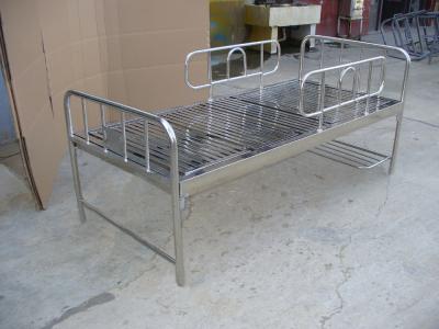 China Stainless Steel Hospital Furniture Medical Bed Manual with cranks for sale