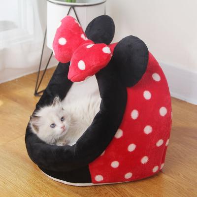 China Cute and Lovely Pet Stocked Cat Bed Wholesale Comfortable Soft Cat Bed Pet Egg Shaped for sale