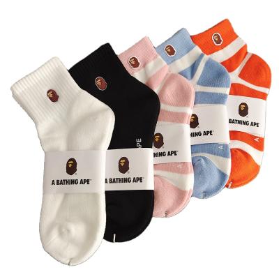 China Designer color men's bape logo socks HRUN QUICK DRY men's thongs men's design socks for sale