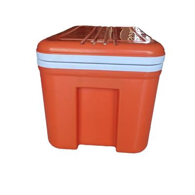 China Factory Wholesale Waterproof 33l Picnic Portable PU Foam Insulated Storage Boxes Ice Chest Push Cart Delivery Cooler Box for sale