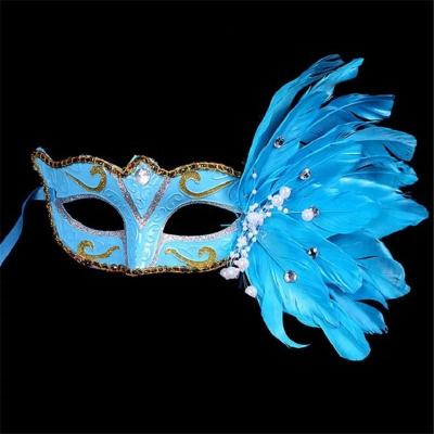 China Carnival masquerade featherl mask with rooster feathers for sale